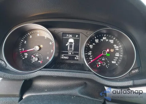 2018 Volkswagen Passat 2.0T R-Line/2.0T S z USA, uszkodzony, nr VIN 1VWAA7A35JC022477